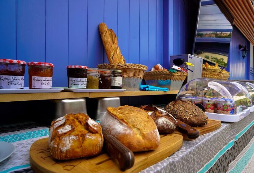 Отель L Escapade