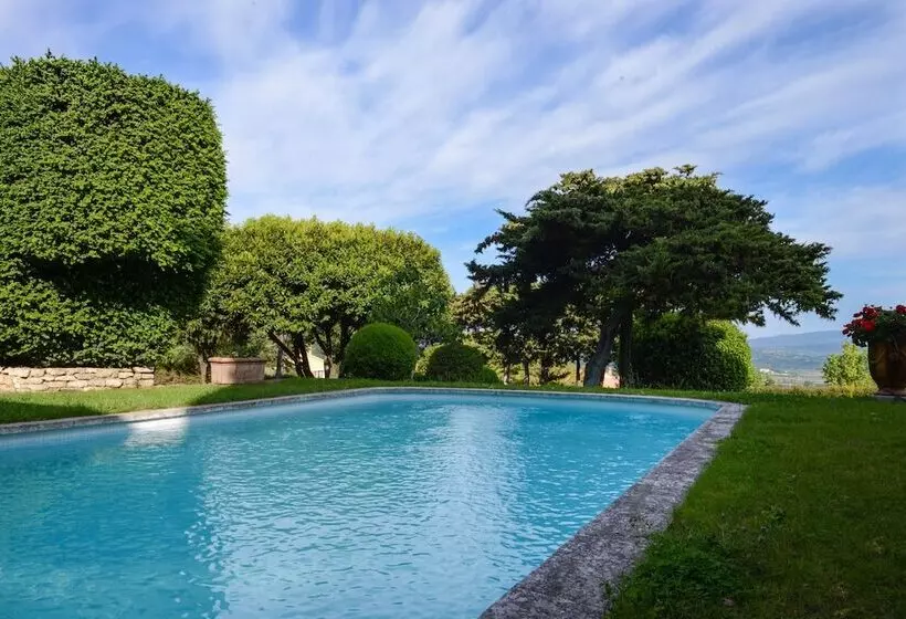 Hotelli Le Clos Du Buis