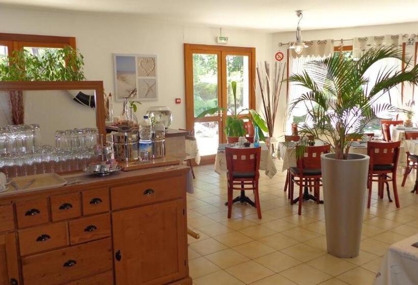 فندق Le Heron Cendre