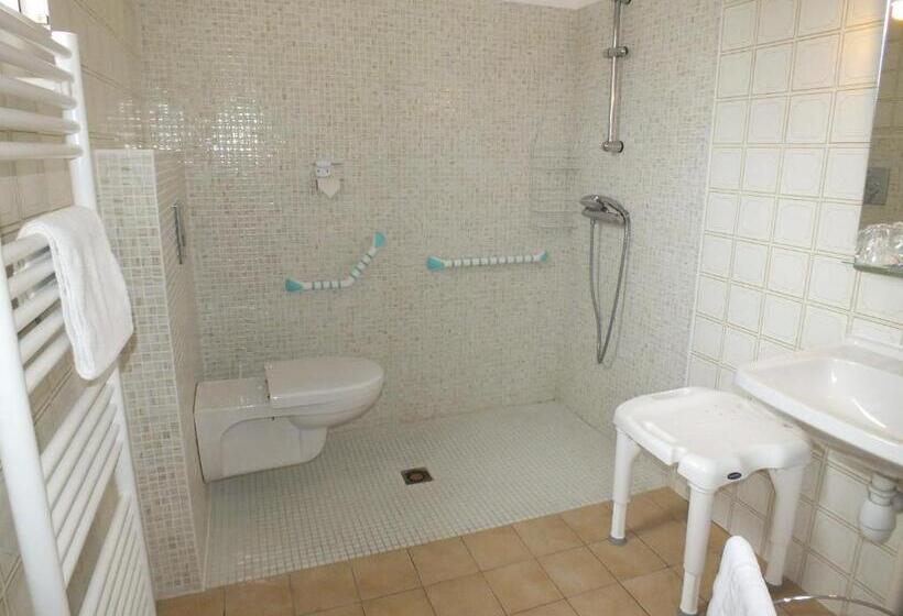 فندق Le Heron Cendre