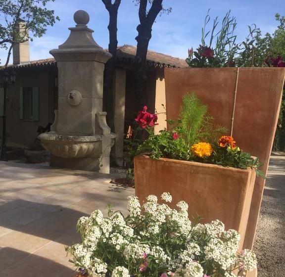 בית מלון כפרי Les Oliviers