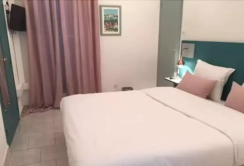 هتل Serenada
