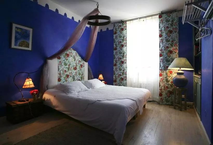 هتل Une Autre Maison