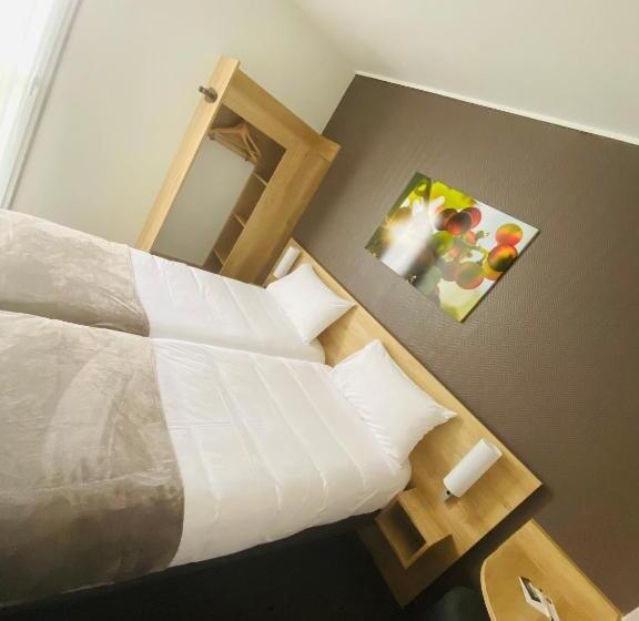 هتل Wood Inn Bordeaux Aeroport