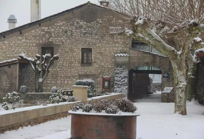 Motelli Logis Hôtel Restaurant La Vieille Ferme, Mâcon Nord