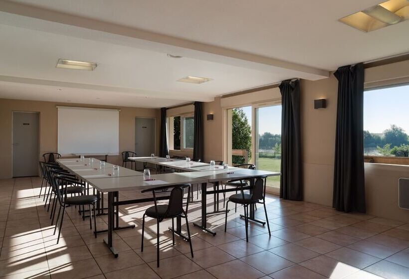 汽车旅馆  Logis Hôtel Restaurant La Vieille Ferme, Mâcon Nord