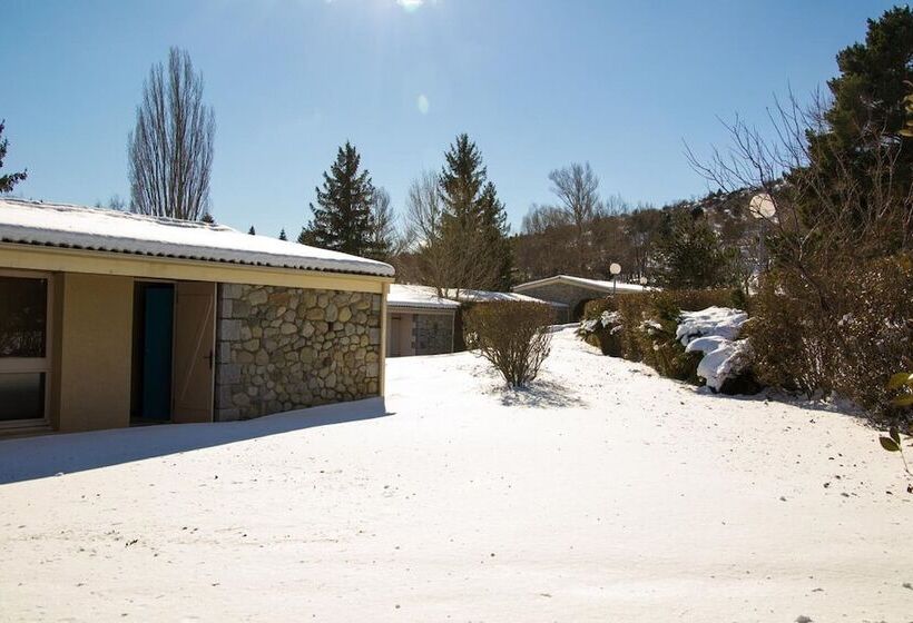 리조트 Village Club Yravals