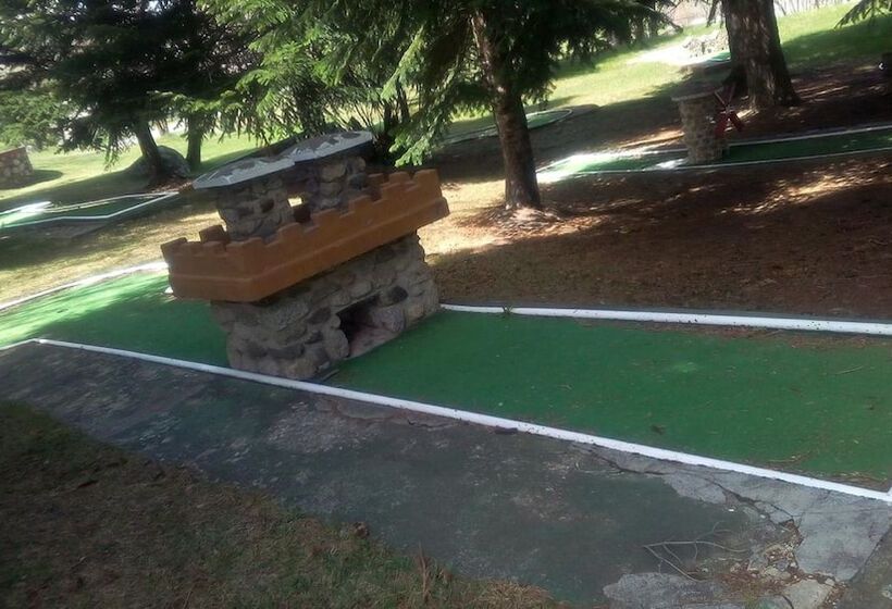 리조트 Village Club Yravals