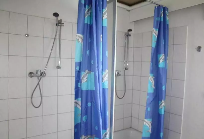 M&r Hostel