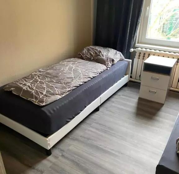 M&r Hostel