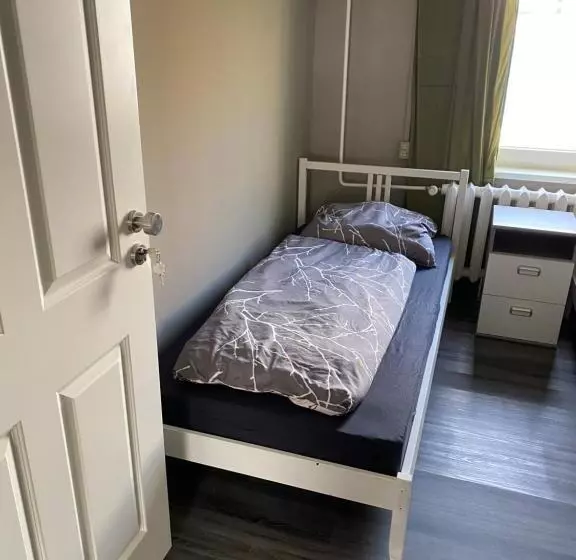 M&r Hostel