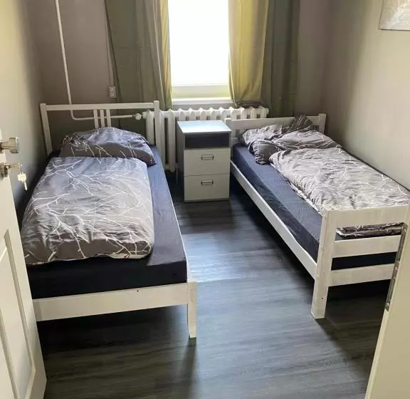 M&r Hostel