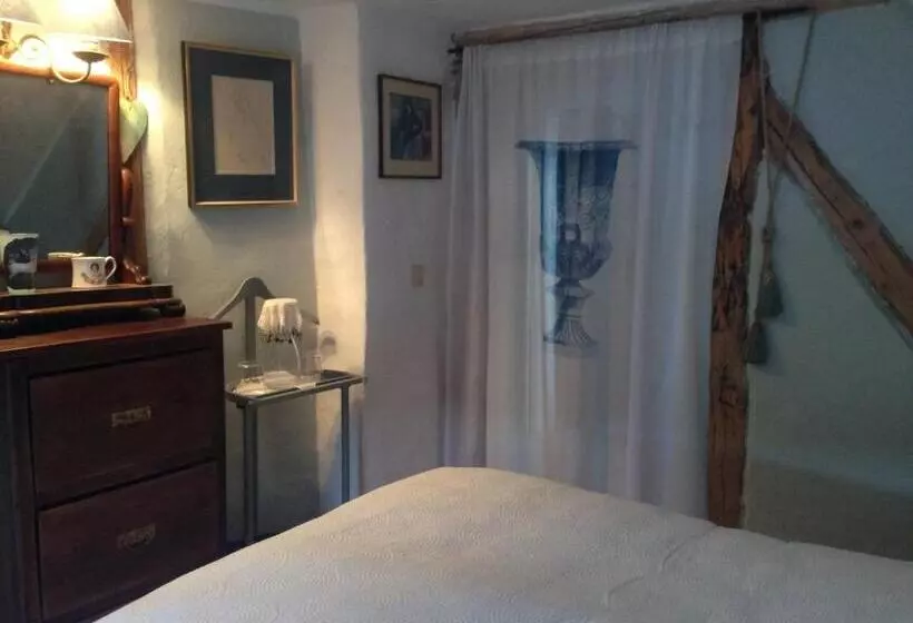 All Seasons Bed & Breakfast