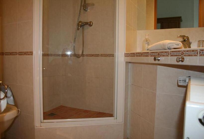 Отель Am Bahnhof