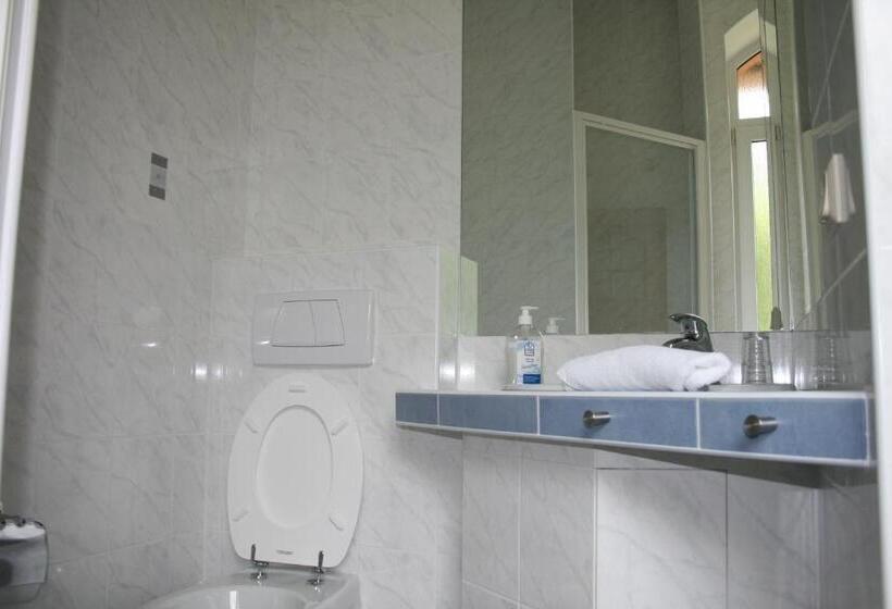 Отель Am Bahnhof