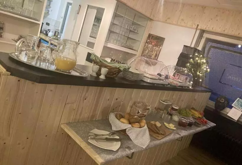 Hotelli Bed & Breakfast Weisser Stein