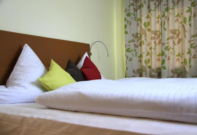 فندق Garni Vier Jahreszeiten