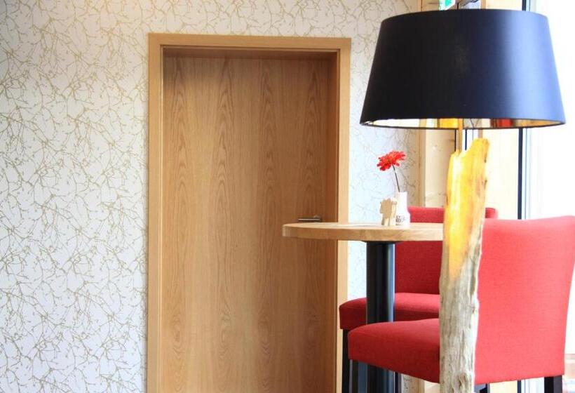 فندق Garni Vier Jahreszeiten