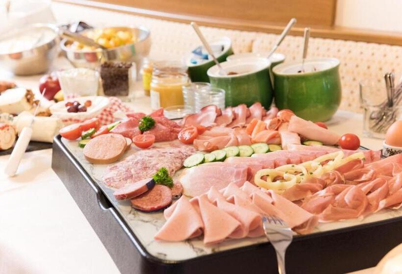 فندق Garni Vier Jahreszeiten