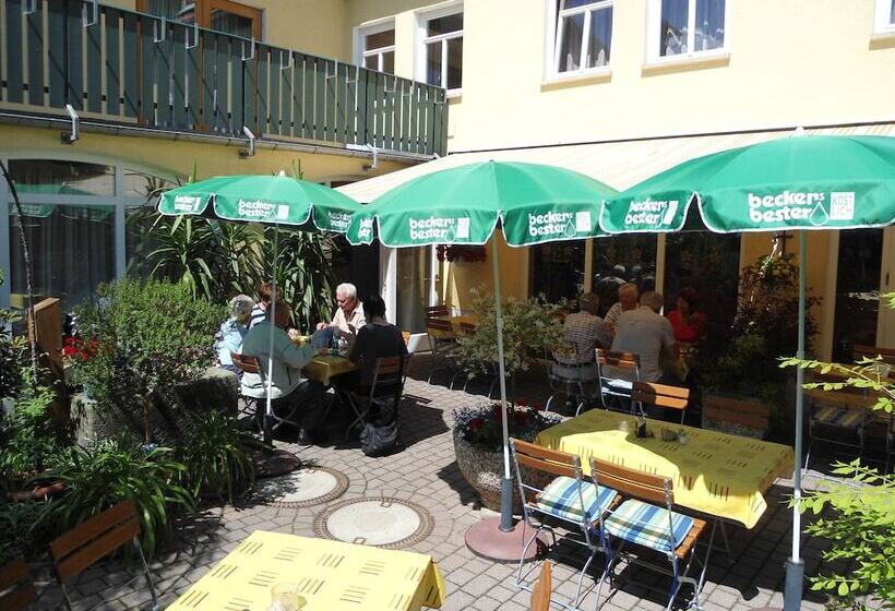 Gasthof Und Landhotel Zur Ausspanne