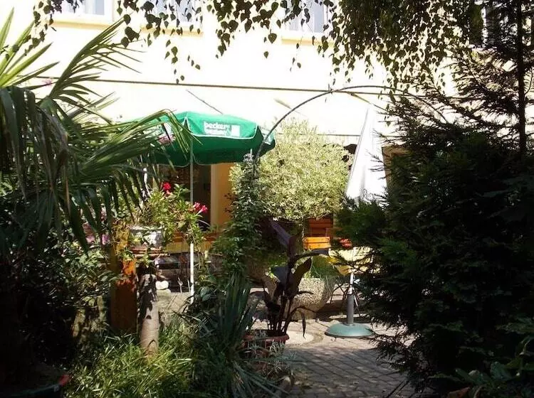 Gasthof Und Landhotel Zur Ausspanne