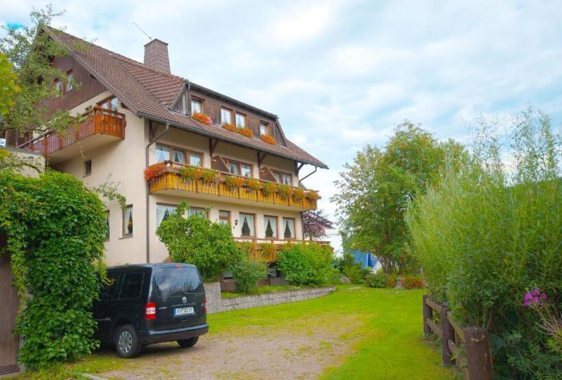 בית מלון כפרי Rita