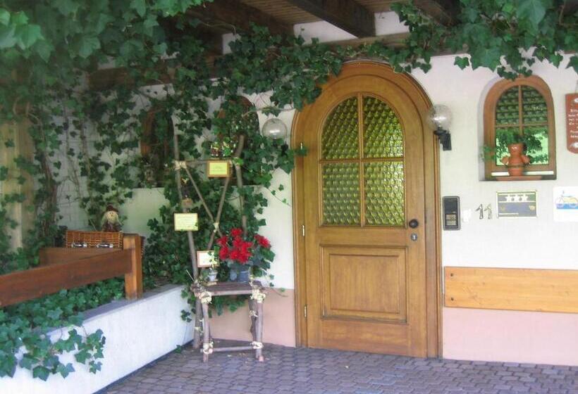 בית מלון כפרי Rita