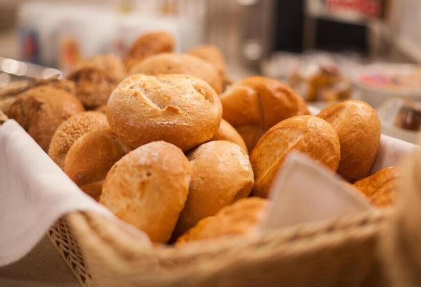 Отель Vier Jahreszeiten