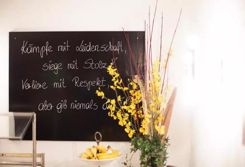 ホテル Vier Jahreszeiten