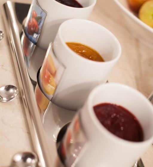 Отель Vier Jahreszeiten