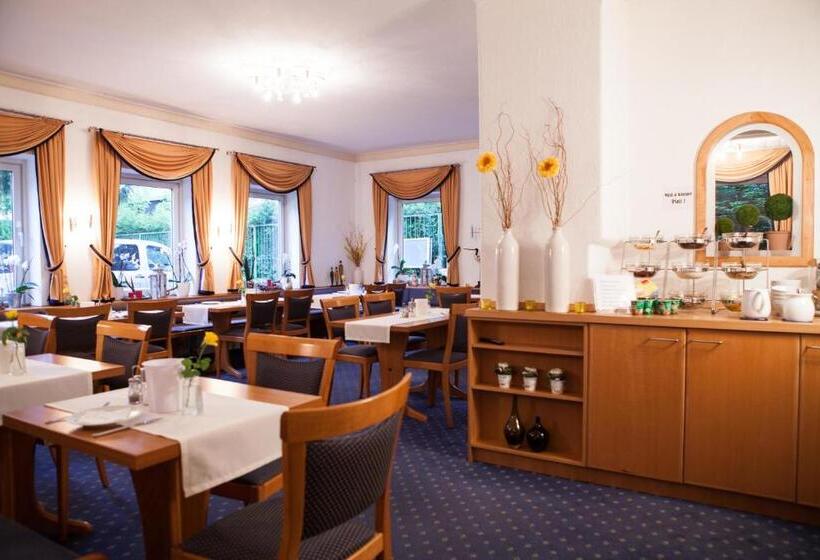 Отель Vier Jahreszeiten