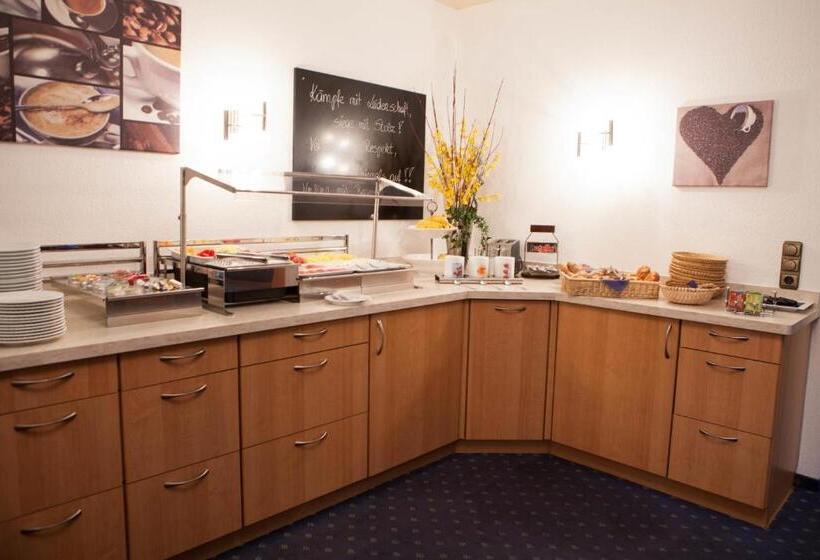 Отель Vier Jahreszeiten