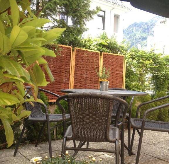 Отель Vier Jahreszeiten