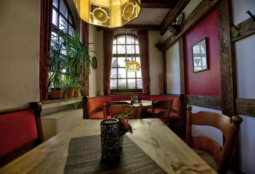 Hotelli Winzerhof Brachtendorf