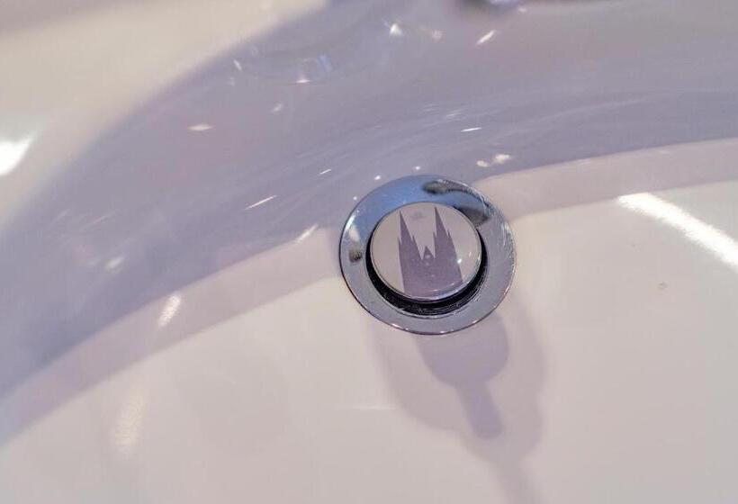 هتل Xii Apostel Albergo