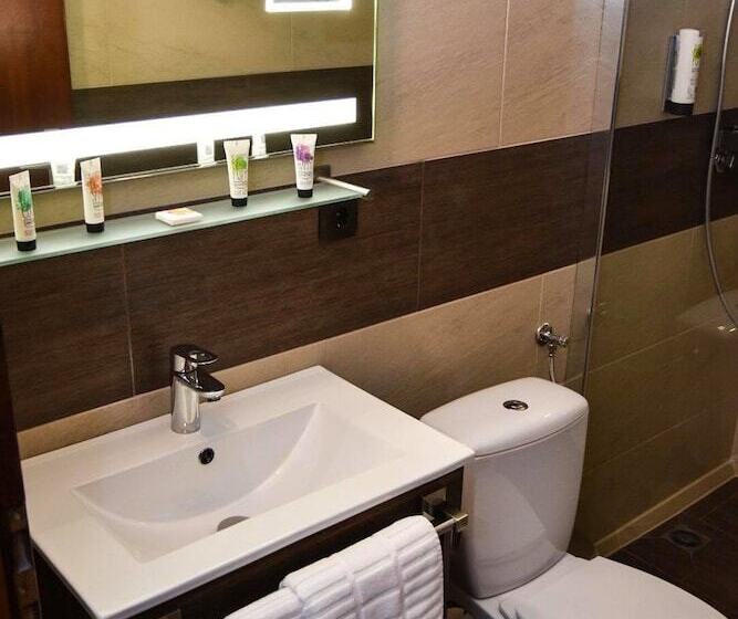 Martins Klause Airport Messe Hotel   Self Check In