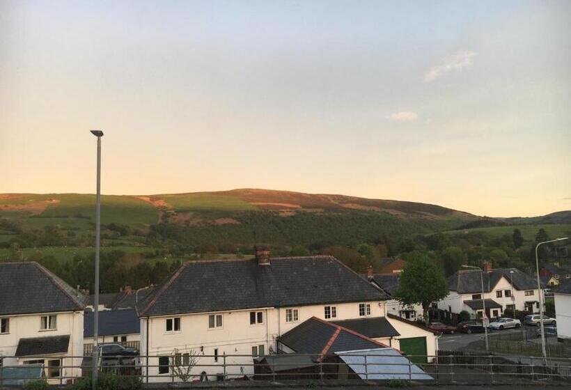 مبيت وإفطار Bryn Derwen