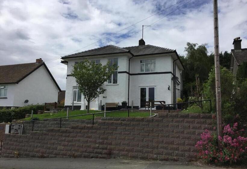 مبيت وإفطار Bryn Derwen