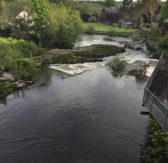 مبيت وإفطار Bryn Derwen