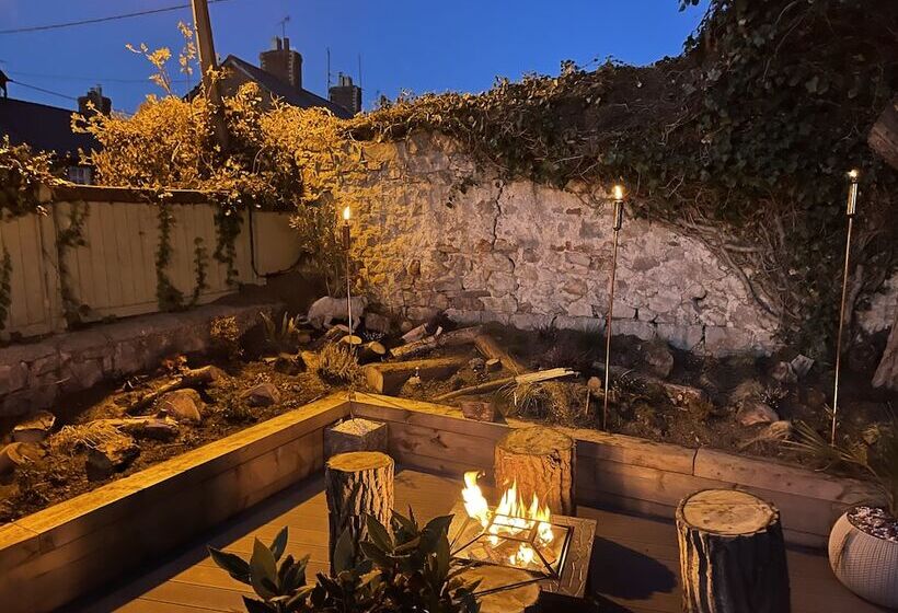 مبيت وإفطار Bull