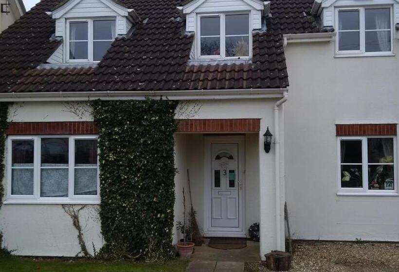 تختخواب و صبحانه Hethersett Lodge