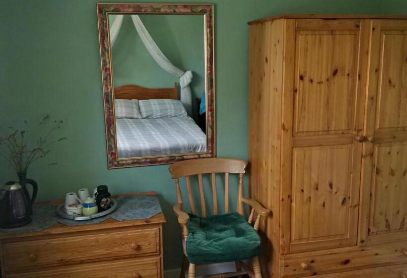 تختخواب و صبحانه Hethersett Lodge