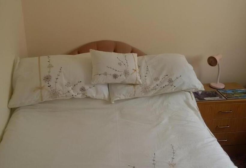 تختخواب و صبحانه Hethersett Lodge