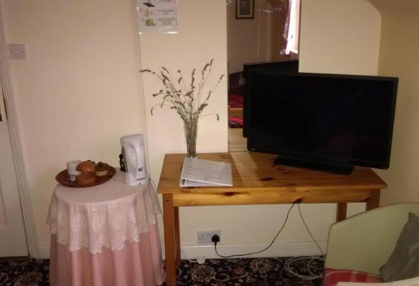 تختخواب و صبحانه Hethersett Lodge