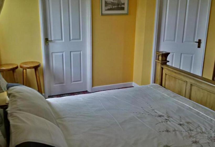 تختخواب و صبحانه Hethersett Lodge