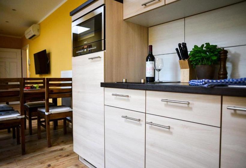 هتل Apartment Central Am Zoo