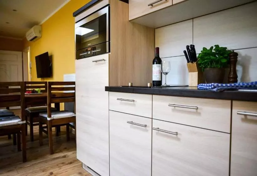 هتل Apartment Central Am Zoo
