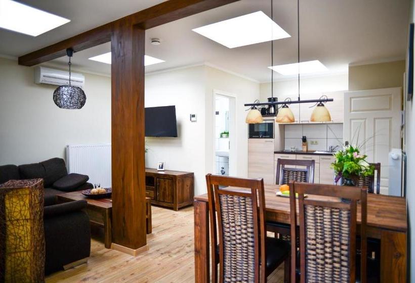 هتل Apartment Central Am Zoo