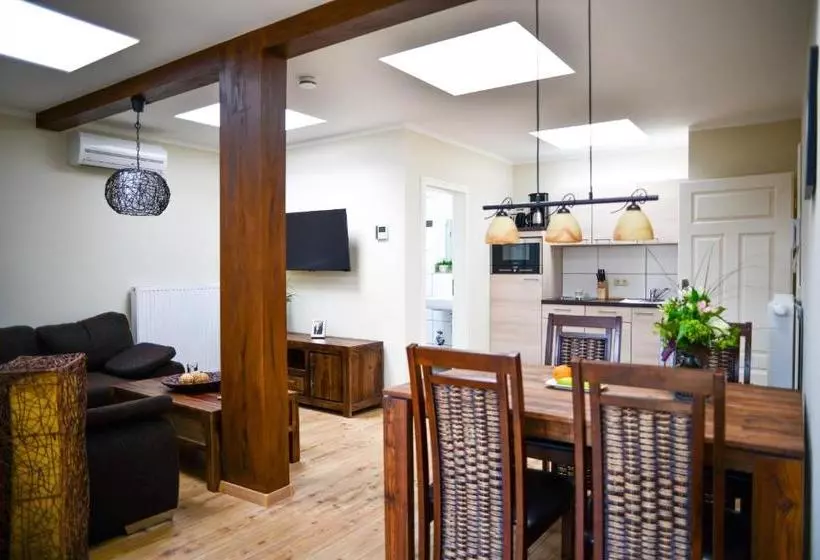 هتل Apartment Central Am Zoo