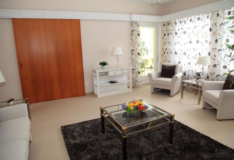 בית מלון כפרי Christine